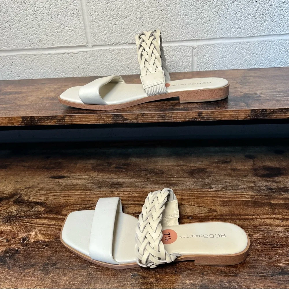 BCBGeneration Sandals Lareda White Braided Strap Open Toe Flat slides womens 7.5